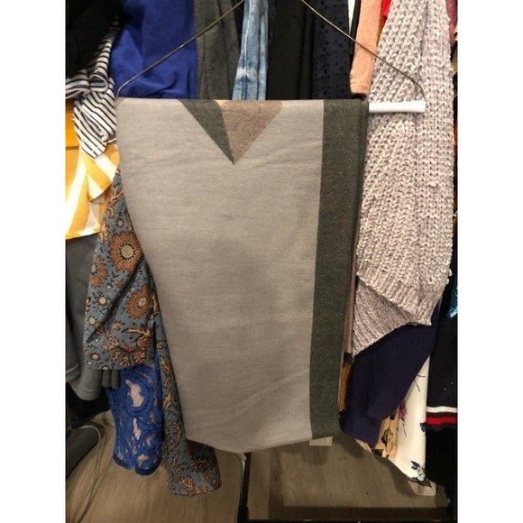 SOiA & KYO Rose Ash Scarf Wrap NWT - Picture 3 of 5